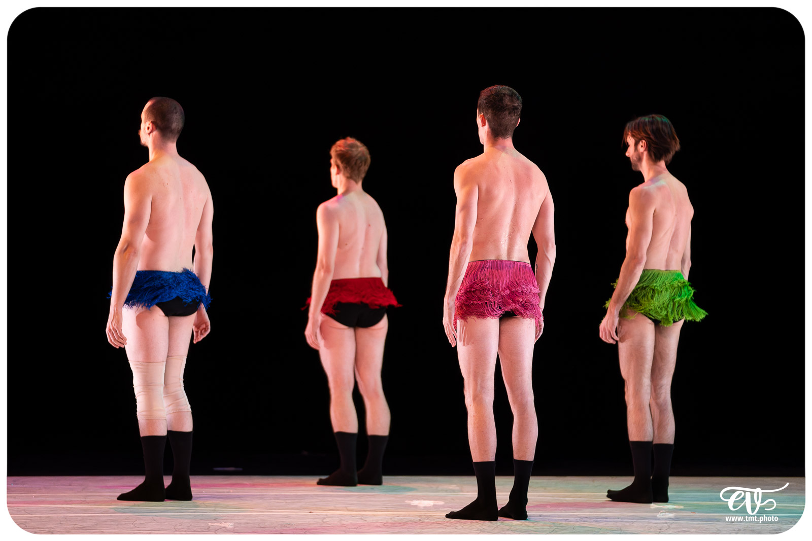 A4 (COMME LA FEUILLE) CIE CHICOS MAMBO